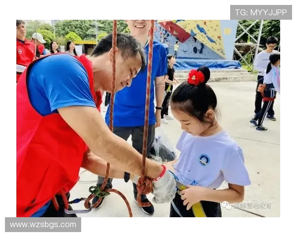 广州攀岩队区域防守战术解析与攀岩热点探讨 广州攀岩队区域防守战术解析与攀岩热点探讨