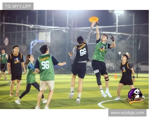 广州飞盘队与深圳飞盘队赛后复盘分析双方状态及表现对比